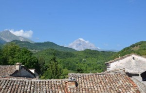 Blick auf den Gran Sasso d'Italia vom Hotel Art'é  Zum Vergrößern: Klick auf das Foto