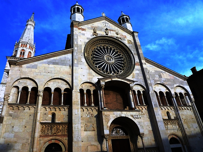 Bilderbogen Modena: edle Genüsse im Schatten hehrer Monumente