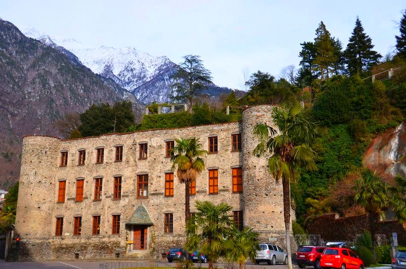 Chiavenna, eingerahmt von den Bergen des gleichnamigen Tals Chiavenna, eingerahmt von den Bergen des gleichnamigen Tals
