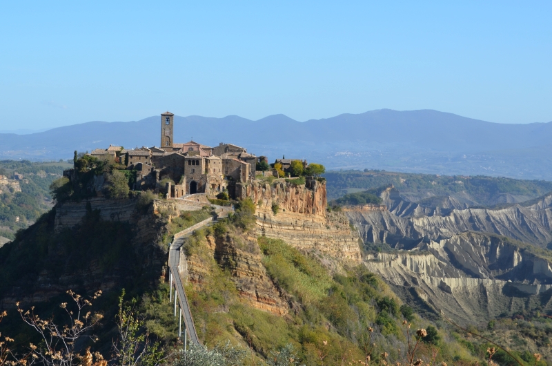 Tuscia: Märchendorf am Rande des Abgrunds