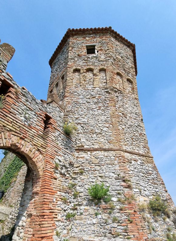 Montebello, il castello di "Azzurrina", Foto Paolo Gianfelici