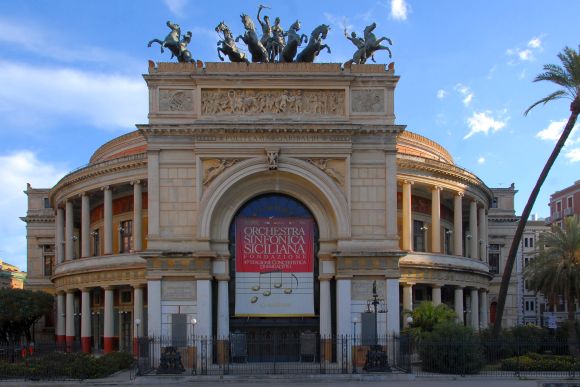 Palermo, foto Teatro Politeama