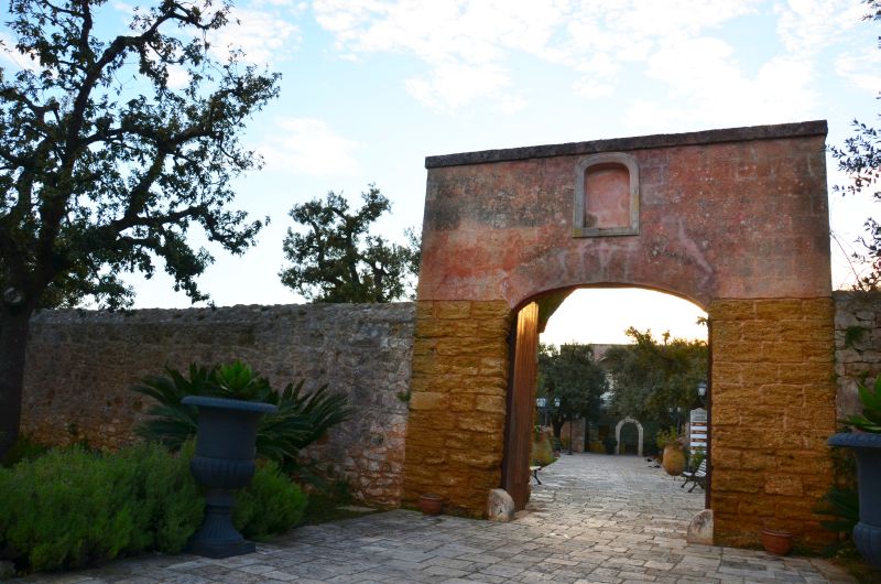 Die Tenuta Moreno in Apulien: das rosafarbene Tor zum Glück